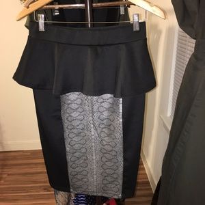 Bebe pencil skirt ❤️